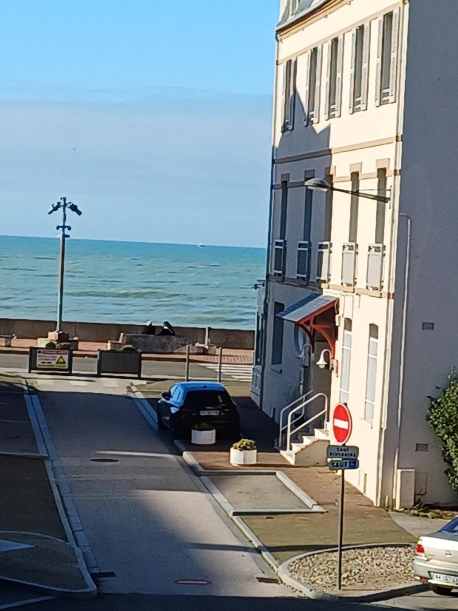 Appartement Avec Balcon Au 1Er Etage Vue Laterale Mer A 50 Metres De La Plage A Mers Les Bains. Dış mekan fotoğraf